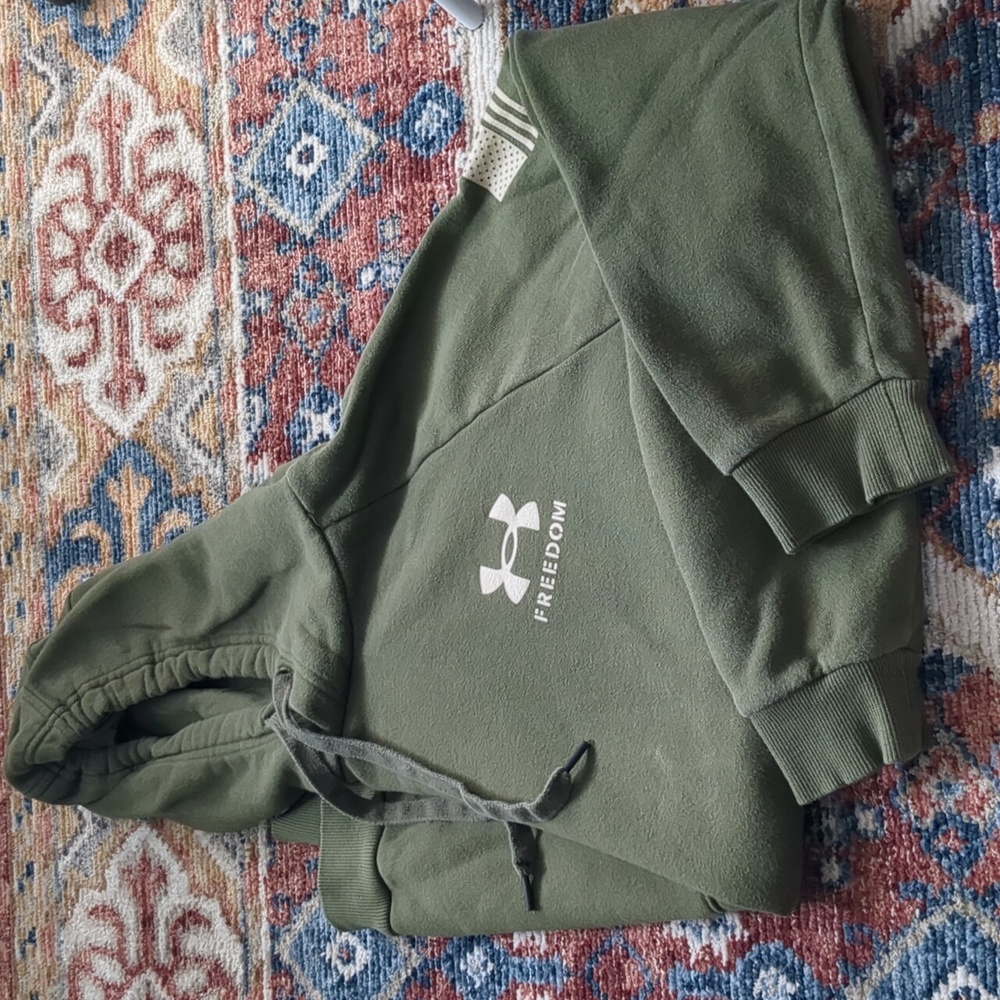 Under armour Freedom sweater olive green size XL